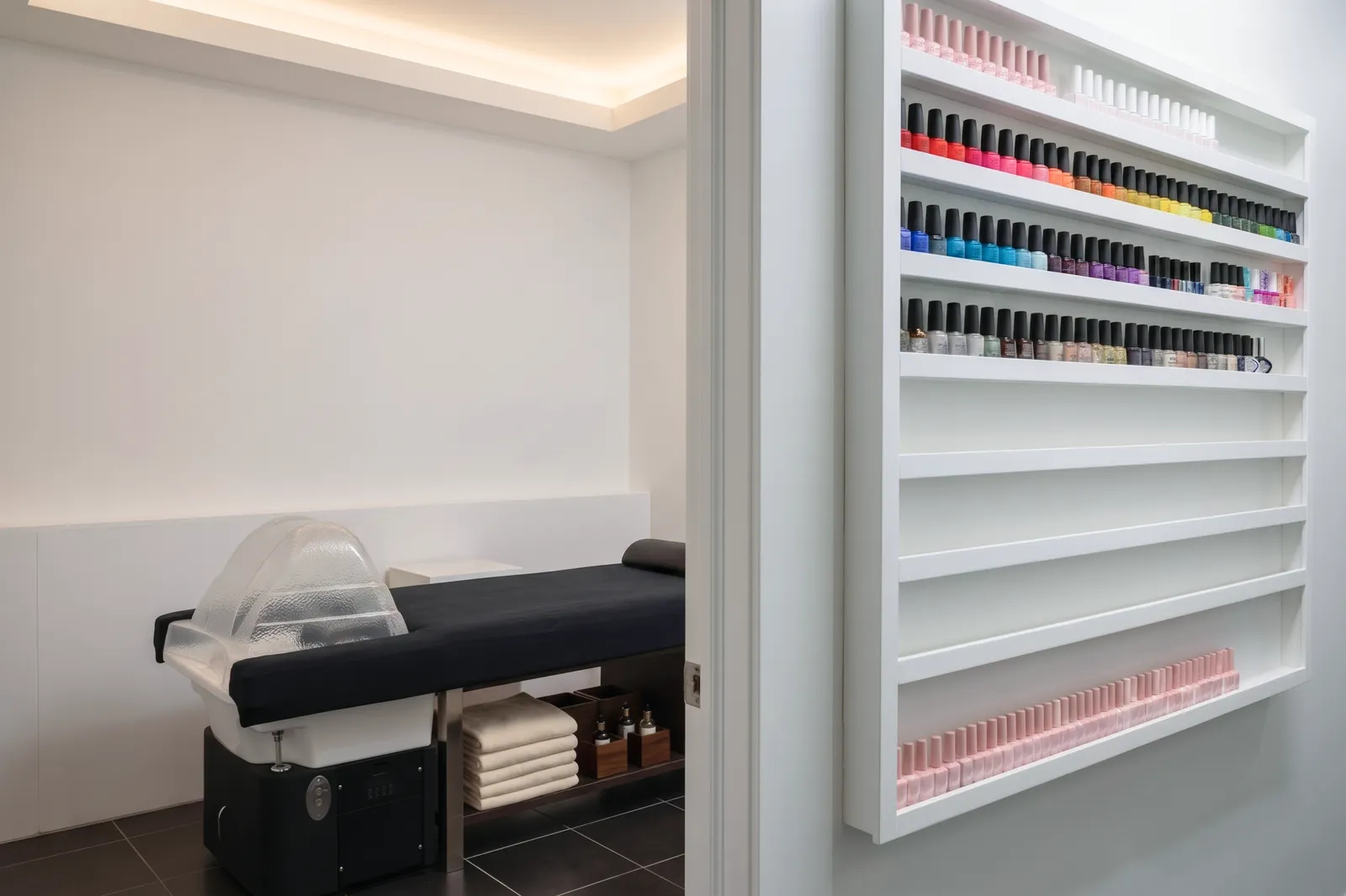 Herbal Hair Spa Massage Room